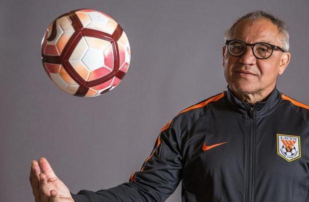 星空体育-篮球公开赛焦点战：西城雄狮队翻盘滇池雷豹队，外线火力全开。保级形势悄然变化的简单介绍