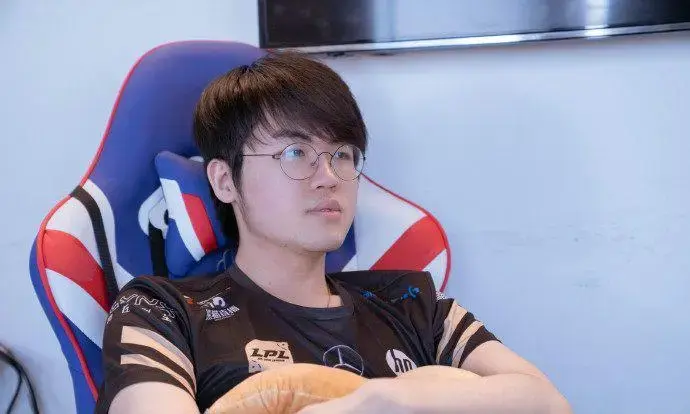 XINGKONG-Karsa巅峰对决，詹姆斯与50激战切尔西分钟，比分优势明显胜负难料！的简单介绍