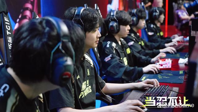 星空体育-Faker爆冷击败老鹰，出色防守引爆全场！的简单介绍